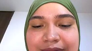 Arab Hijab Women Squirts And Masterbate