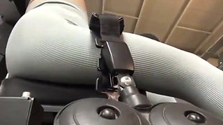 Crazy Squirting While Training in the Gym