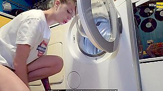 Girl stuck in the washing machine and the guy took off with her Russia...