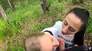 Amateur threeway blowjob outdoors
