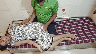 Desi Dewar Ne Bhabhi Ko Massage Kar Ke Bahane Pela
