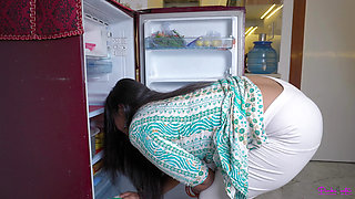 Big Ass desi wife standing sex with loud moaning in hindi audio.