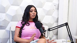 Exciting sluts 3way emotional video