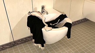 Rich cougar and her naughty housemaid in the fashion biz