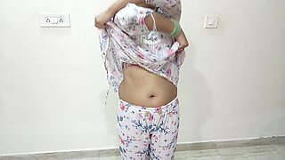 First Time Jija Sali Ki Romantic Sex Video Mera Wife Ka Ke Sath First Time My Room Fucked in Indian Beautiful Woman