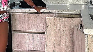 I Seduce My Plumber Neighbor with My Delicious Body Until He Cheats on His Wife - Sayafit