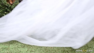 Runaway Bride Needs Dick With Keiran Lee, Jazmin Luv - Brazzers