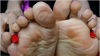 Sweat Small Feet Goddess Worship Sweet Lucifer Italiana Mistress Red Toenail Polish Femdom