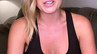 Hot amateur blonde pregnant toying her pussy solo