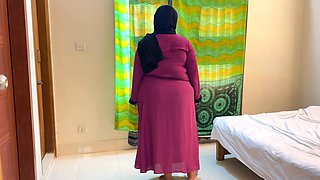 Stepson Enters Arabian Stepmom's Room & Ties Her Hand Then Gives Rough Fuck & Cum Wild on Her Face - Big Ass & Huge Boobs MILF