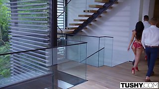 Anal-loving Kenna & Vicki Have Passionate Foursome