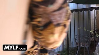 Cougar jams her fuckholes with her new neighbor’s black schlong