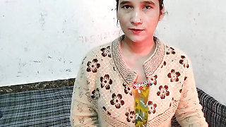 Abbu jaan ne meri big boobs daba daba kar pela