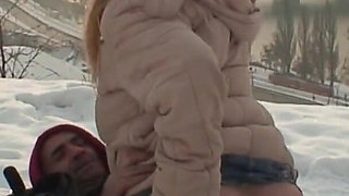 Perverted slut and deviant guy fucking in the city