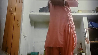 Urvashi Rani indiancrossdresser vlog sexy video