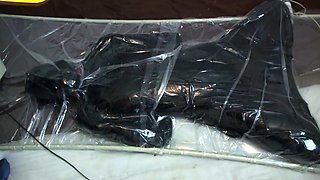 Amateur CDin latex dildoing