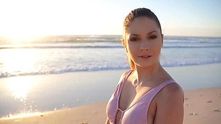 Rebecca Volpetti sucks cock on the beach and takes messy outdoor facial