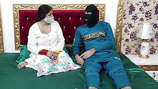 Beautiful Pakistani aunty was surprised by her nephew's thick long dick