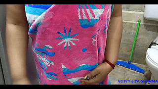 Ever Best XXX Fuck with Hotel Service Boy in the Bathroom Hotty Jiya Sharma