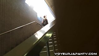 Getting Off Before School - VoyeurJapanTV