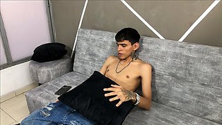 Teen with a big butt Tuflacasex enjoys some solo playtime