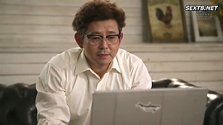 Who Works For An Underwear Maker, Was A Lingerie Model Maeda Momokyou