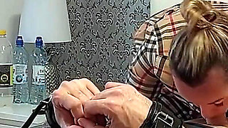 Cheating Wife Came After Date, Cuckold Swallows Cum Out of Condom and Eat Own Cum for Dessert
