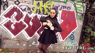 Dirty outdoor fuck with a filthy MILF - Hitzefrei