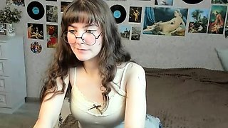 Amateur Webcam Teen Flashes Masturbates