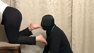 Ignoring Her Foot Slave - Foot Worship