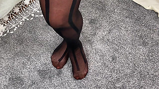Mrs Mature Feet Trying a Bit of Layering for You All.