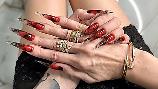 New Hot Color Long Nails, Claws, Long Flexible Fingers Wide Palms, Skin Scratching, Red Lipstick