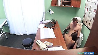 Fake doctor seduced and nailed a long-legged brunette in the ward