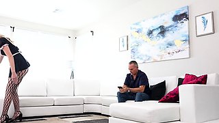 Hot blonde babe in hardcore banging