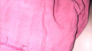 Desi molten bhabhi romantic munda mein dalwa rahi rahi hai.