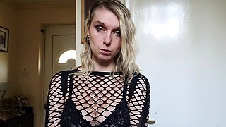 Masturbating blonde plays with her toy and cant get enough