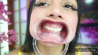 Hot web babe dildo blowjob and hard fetish show