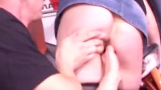 German mature uses the 10 minutes she is alone with the trainee and is fisted