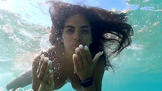 Love Chat Big Boobs Brunette Masturbating For Cam