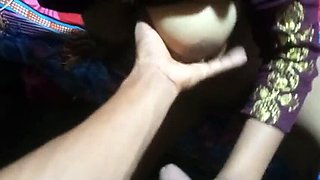 Bangladeshi Girlfriend Homemade Sex with Boyfriend - Desi Couple Fucking in Bathroom