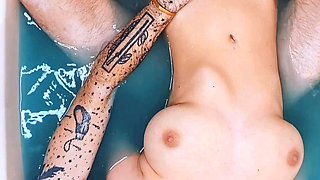 Model massage amateur fingering babe during session