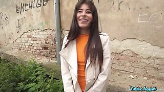 Exquisite bidie-in at petite dirt