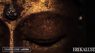 Pulchritudinous Lara's lesbian trailer