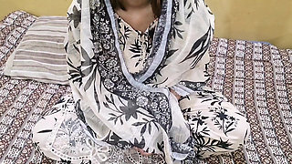 Desi Indian Chachi Batija - Hindi Audio