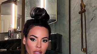 Busty Luna Star Masturbates and Shows All in the Bath