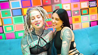 Anuskatzz and Morea Black in Lesbian Anal Gaping Facials