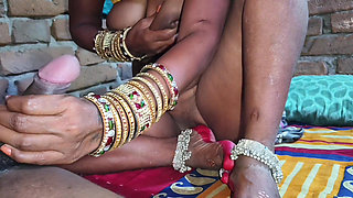 Indian husband wife ki romantic sexy videos. Suman bhabhi apne pati ka lund hila ke bedroom me sex kiya.