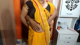 Indian Cute Bhabhi Having Romance