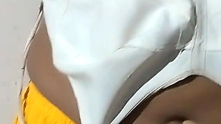 Hot Saloni Big Boobs Shoowing