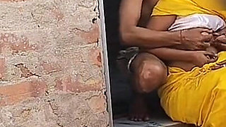 Indian Housewife Outdoor Fucking with Neighbour Brother in Law